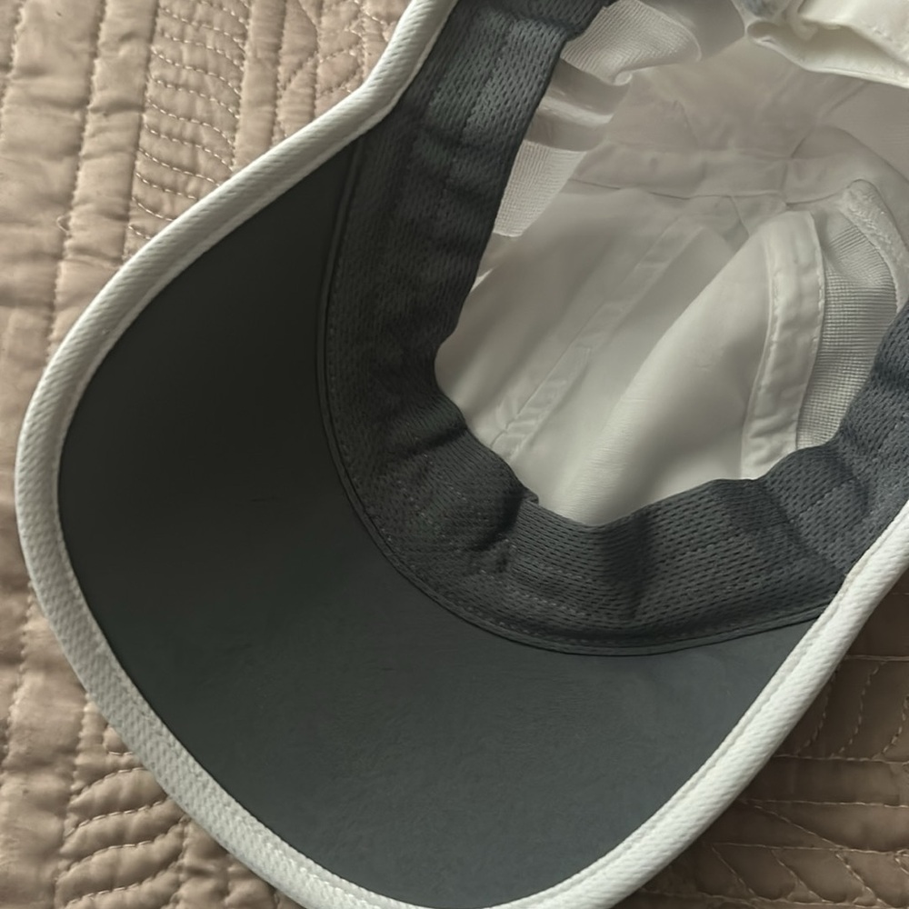 Hat - Picture 2 of 3
